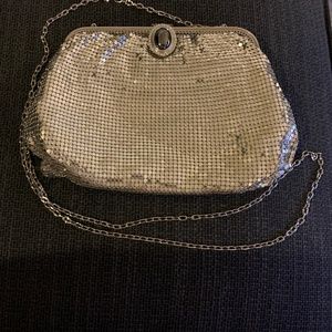 Vintage WHITING & DAVIS SILVER MESH Purse w Chain Strap &  Oval Onyx Black Clasp